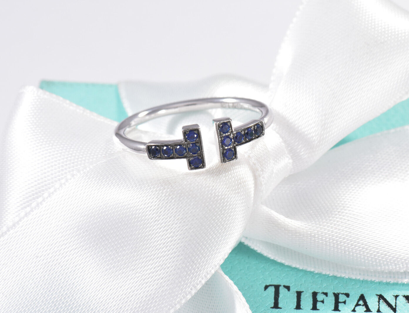 Tiffany & Co Blue Sapphire 18K White Gold T Square Wire Ring Size 8 in Box Pouch