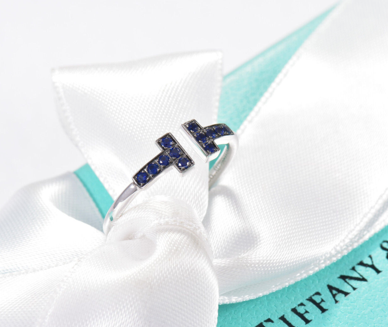 Tiffany & Co Blue Sapphire 18K White Gold T Square Wire Ring Size 8 in Box Pouch