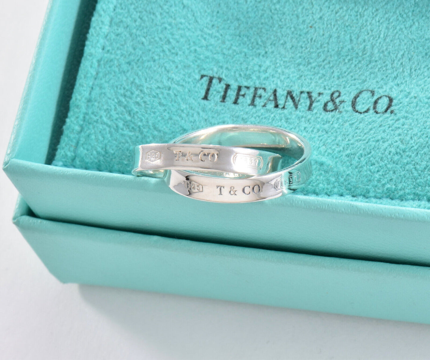 Size 8 Tiffany & Co Sterling Silver 1837 Double Interlocking Rings in Pouch Band