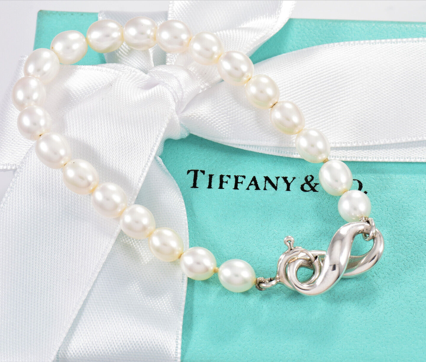 Vintage Tiffany & Co Silver Pearl Bead Infinity Charm Bracelet 7.65" in Pouch