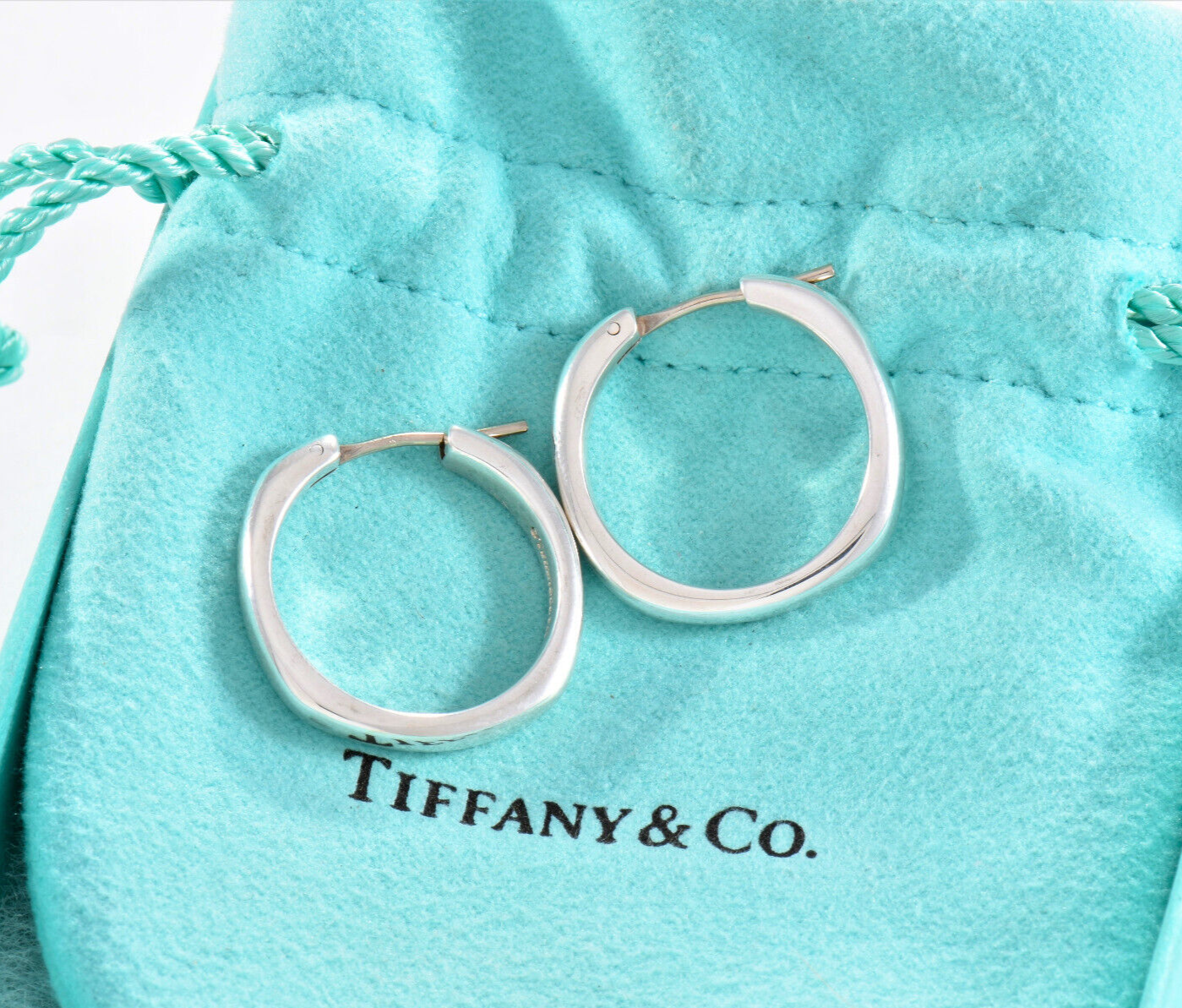 Tiffany & Co Silver Large 21mm Square Cushion Hoop Earrings in Box Pouch Ribbon