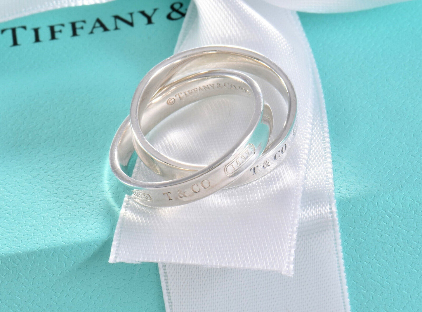 Size 8 Tiffany & Co Sterling Silver 1837 Double Interlocking Rings in Pouch Band