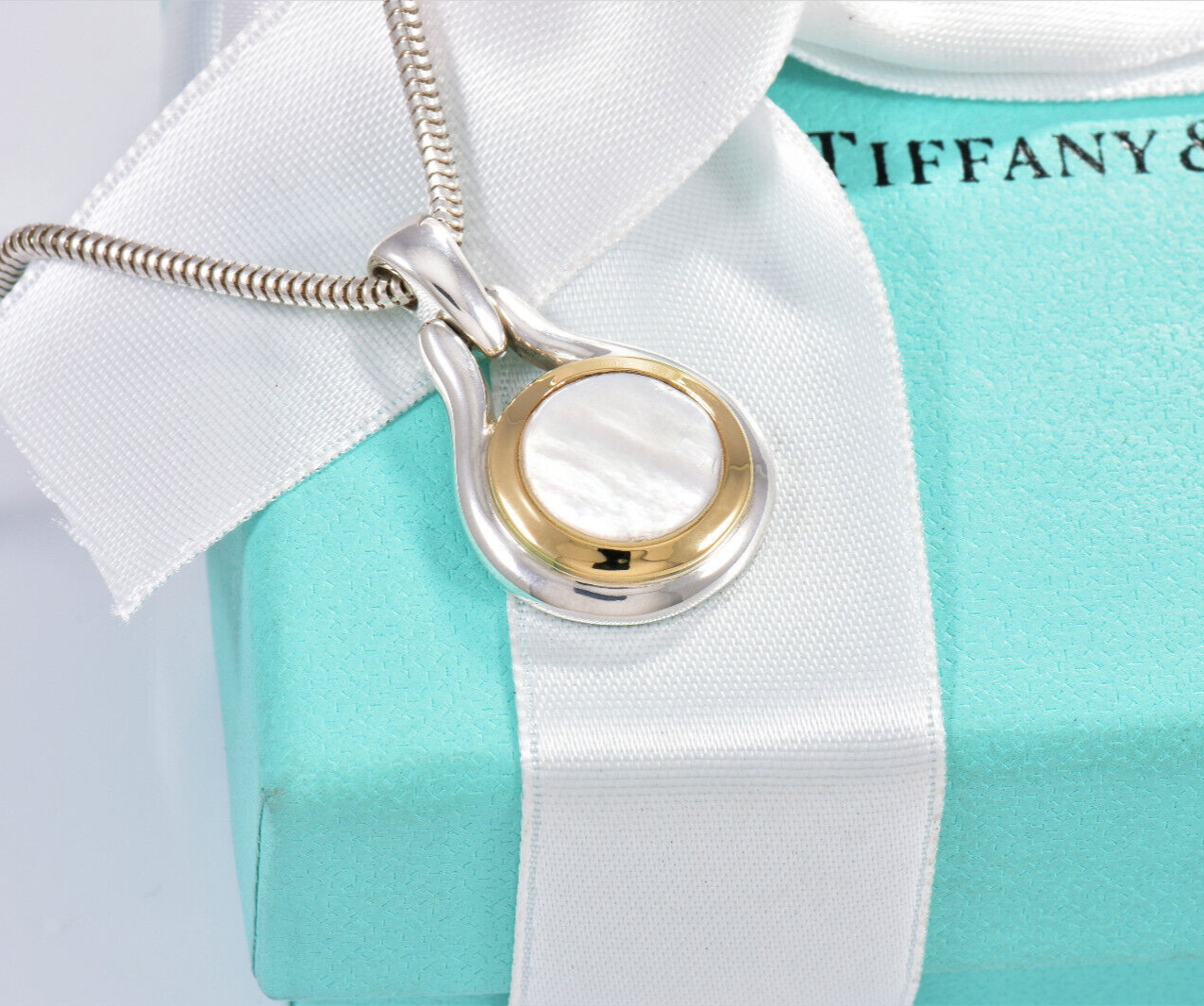 TTiffany & Co 18K Gold Silver Mother Pearl Pendant Snake Chain Necklace in Box