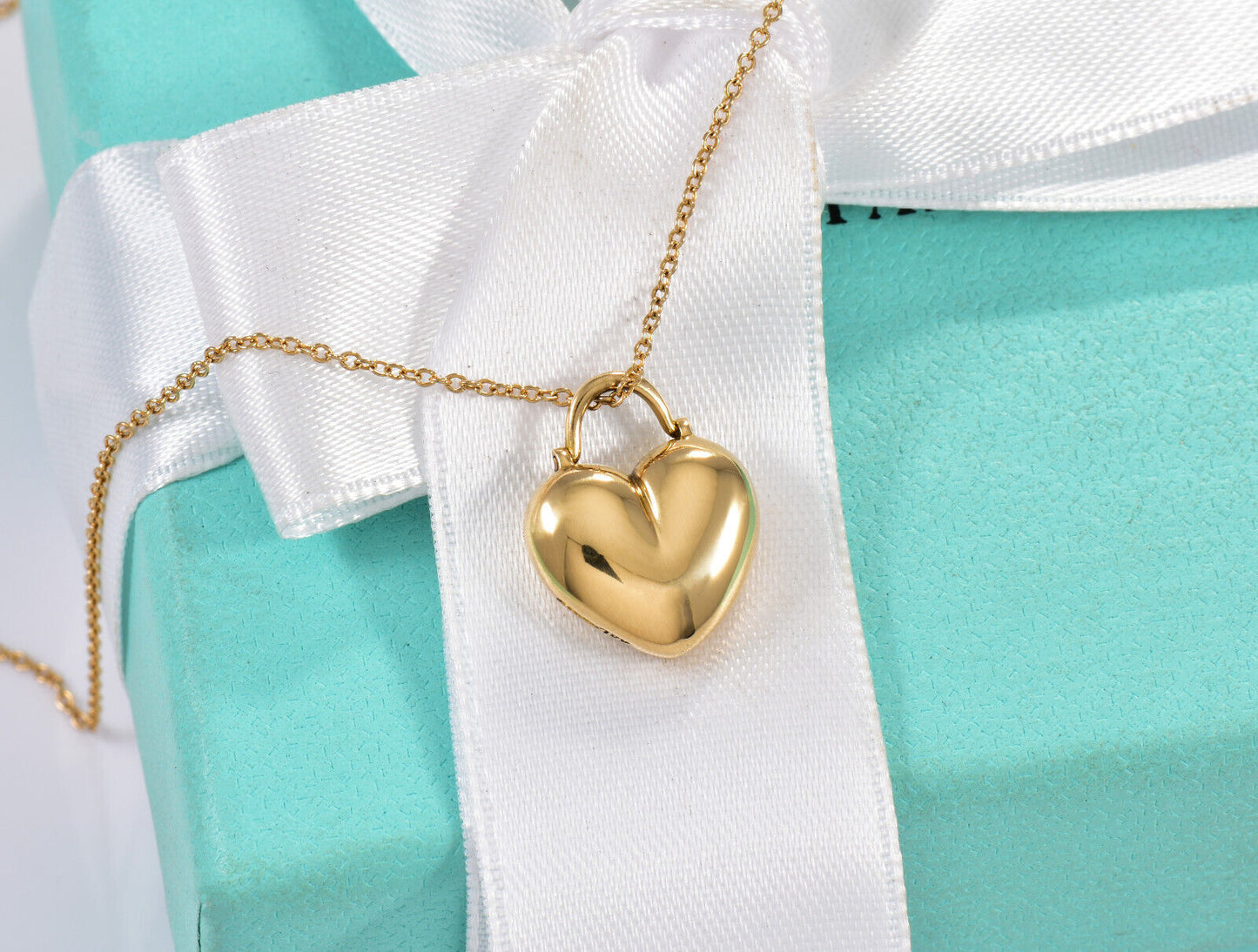 Vintage Tiffany & Co 18K Yellow Gold Puff Heart Swivel Pendant 17" Necklace Rare