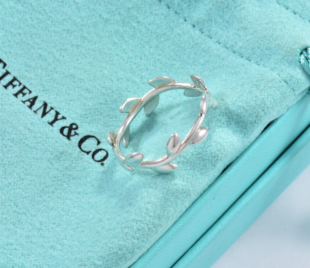 Size 7 Tiffany & Co Silver Paloma Picasso Olive Leaf Narrow Band Ring in Pouch