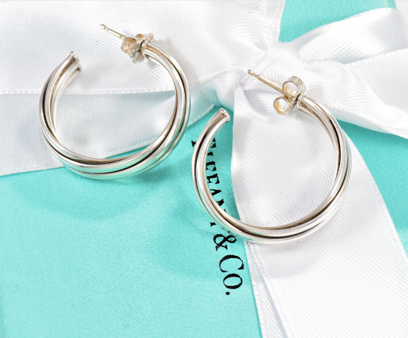 Tiffany & Co Silver Paloma Picasso 25mm Melody Hoop Earrings in Box Pouch Ribbon