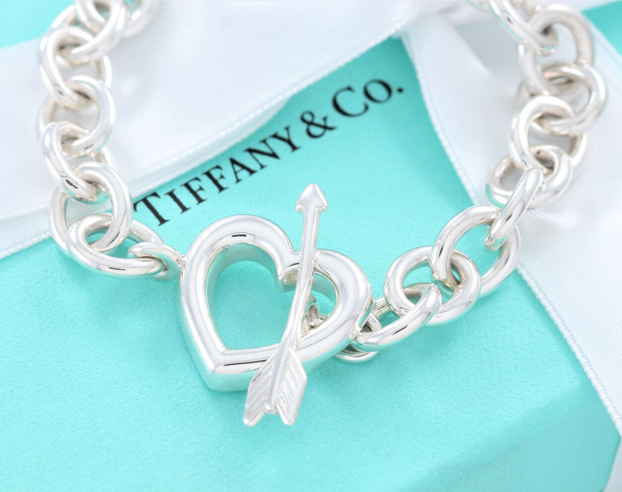 7.75" Vintage Tiffany & Co Sterling Silver Heart Arrow Toggle Chain Bracelet