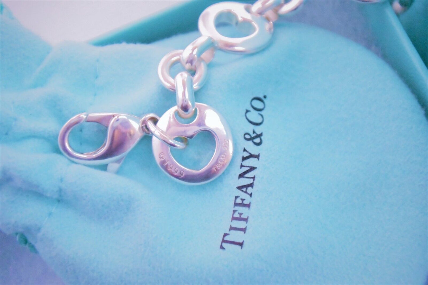 Tiffany & Co Sterling Silver Stencil Heart Chain Link Love Bracelet 7.25" Pouch