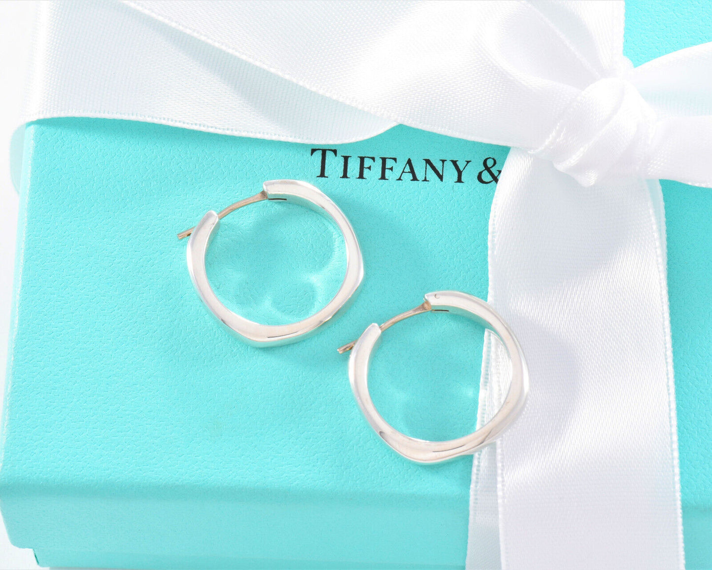 Tiffany & Co Silver Large 21mm Square Cushion Hoop Earrings in Box Pouch Ribbon