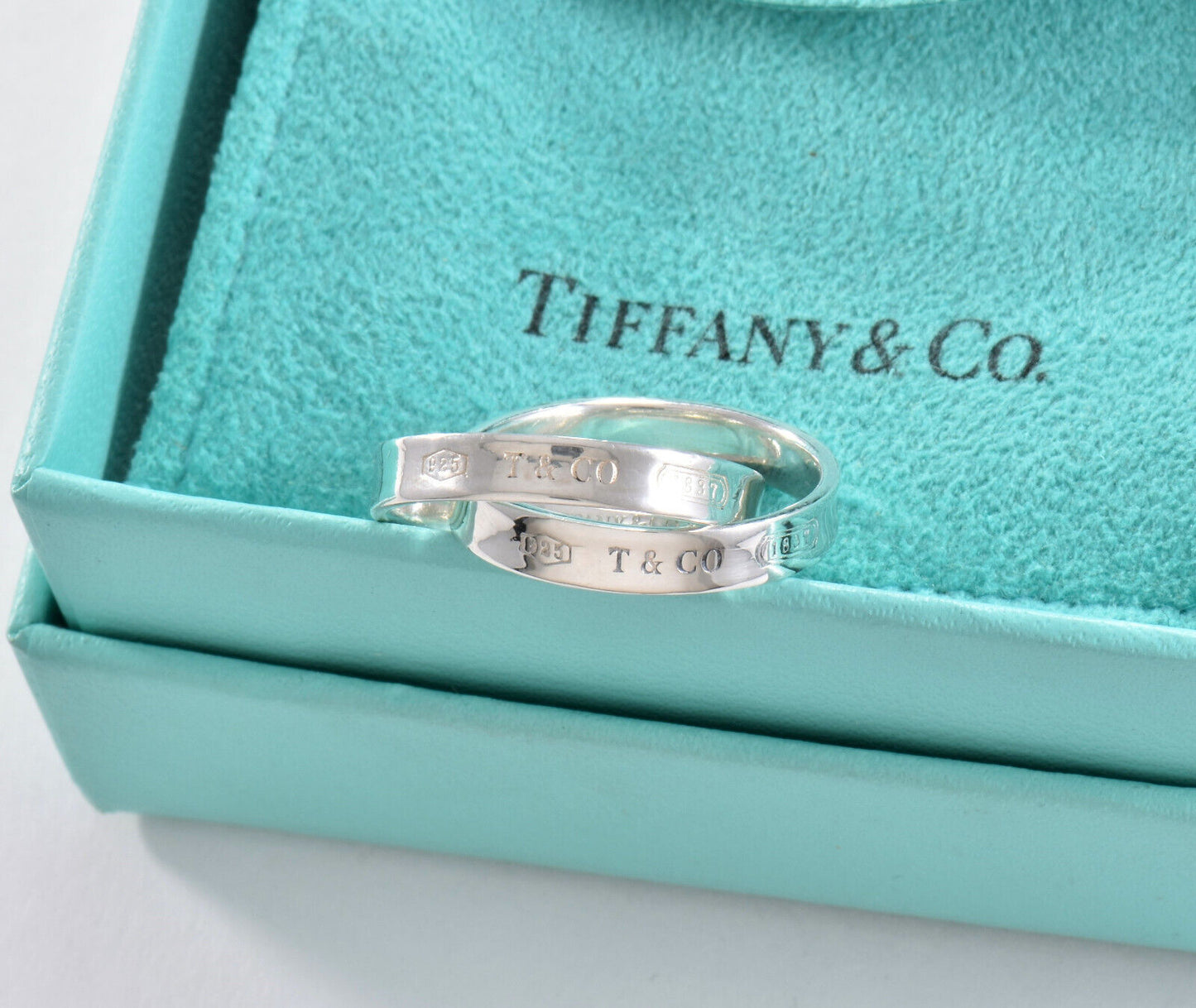 Size 8 Tiffany & Co Sterling Silver 1837 Double Interlocking Rings in Pouch Band