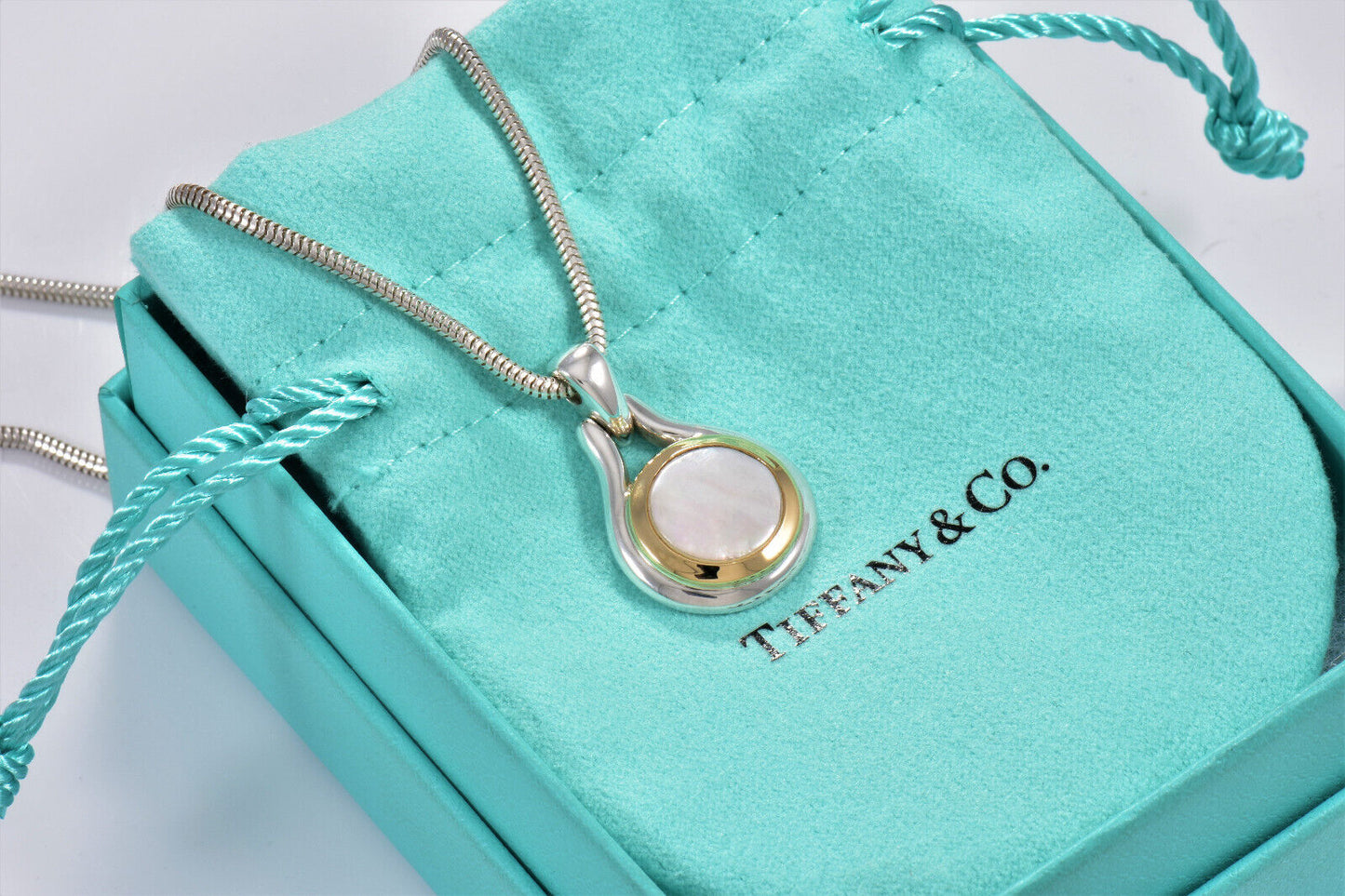 TTiffany & Co 18K Gold Silver Mother Pearl Pendant Snake Chain Necklace in Box