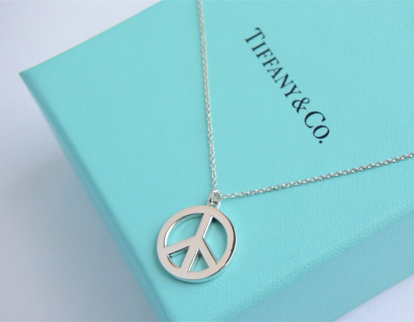 20.75" Tiffany & Co Silver Large 1" Peace Pendant Necklace in Box Pouch Rare