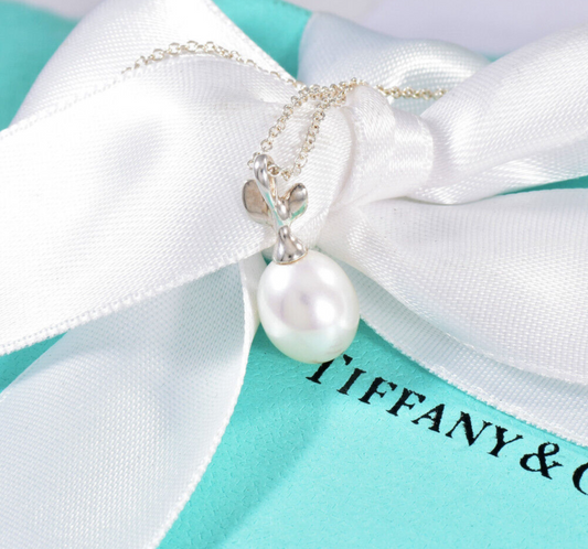 Tiffany & Co Silver Paloma Picasso Pearl Olive Leaf Pendant 16" Necklace in Box