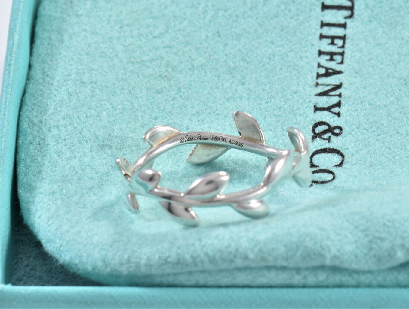 Size 7 Tiffany & Co Silver Paloma Picasso Olive Leaf Narrow Band Ring in Pouch