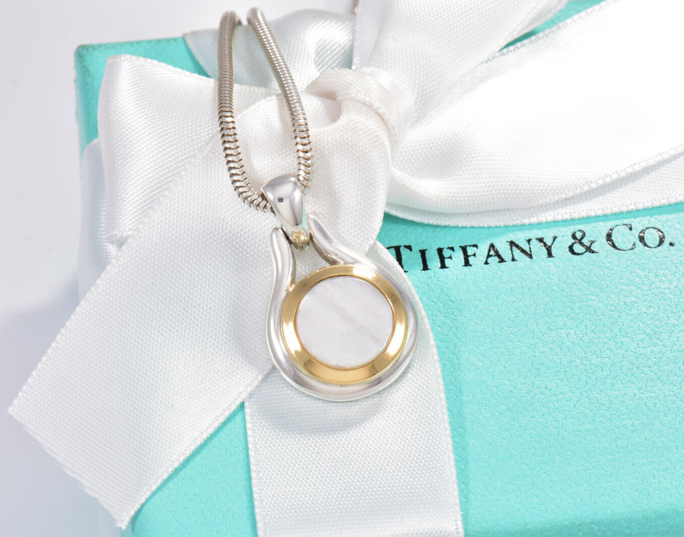 TTiffany & Co 18K Gold Silver Mother Pearl Pendant Snake Chain Necklace in Box