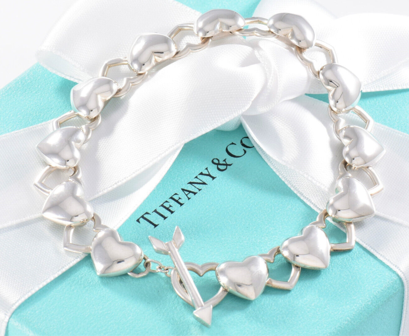 Tiffany & Co Sterling Silver Heart Arrow Link Toggle Bracelet in Box Pouch Rare