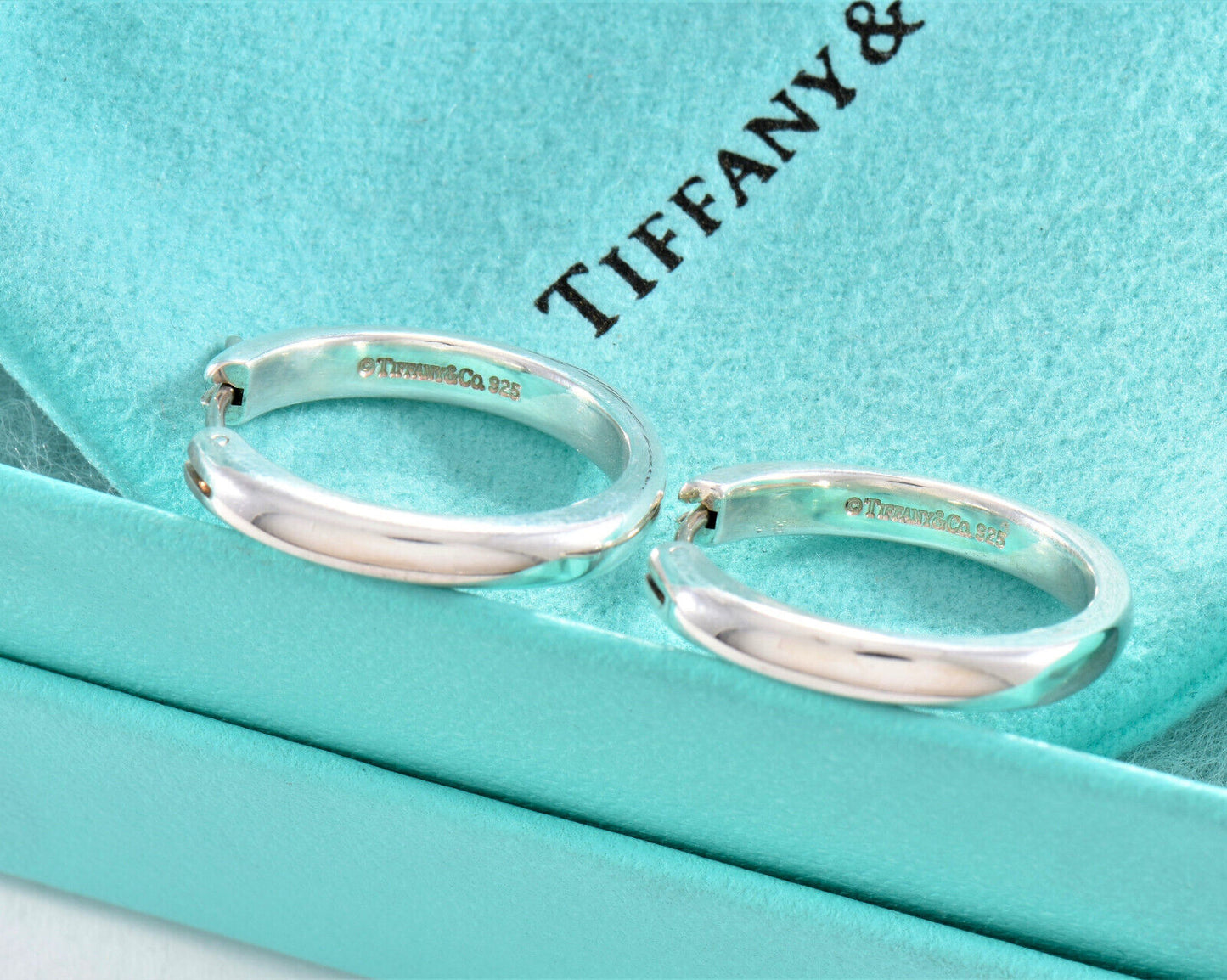 Tiffany & Co Silver Large 21mm Square Cushion Hoop Earrings in Box Pouch Ribbon