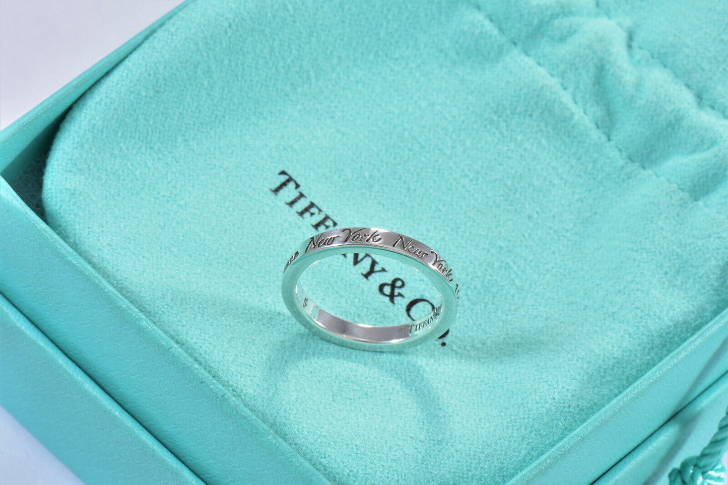 Tiffany & Co Silver Fifth Avenue Address Notes Narrow Band Ring Size 8 in Pouch