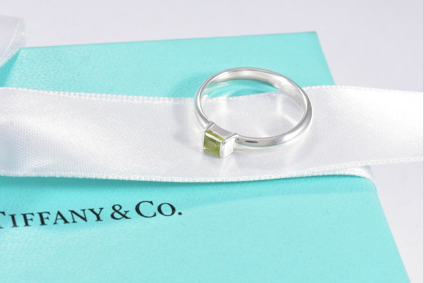 Size 5.5 Tiffany & Co Sterling Silver Green Peridot Square Stack Band Ring & Box