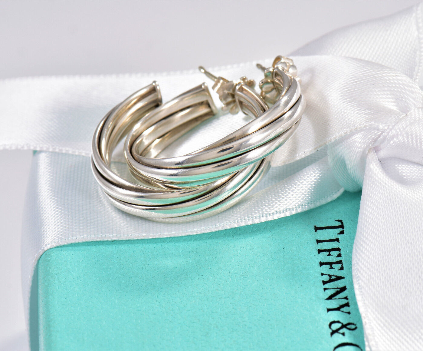 Tiffany & Co Silver Paloma Picasso 25mm Melody Hoop Earrings in Box Pouch Ribbon