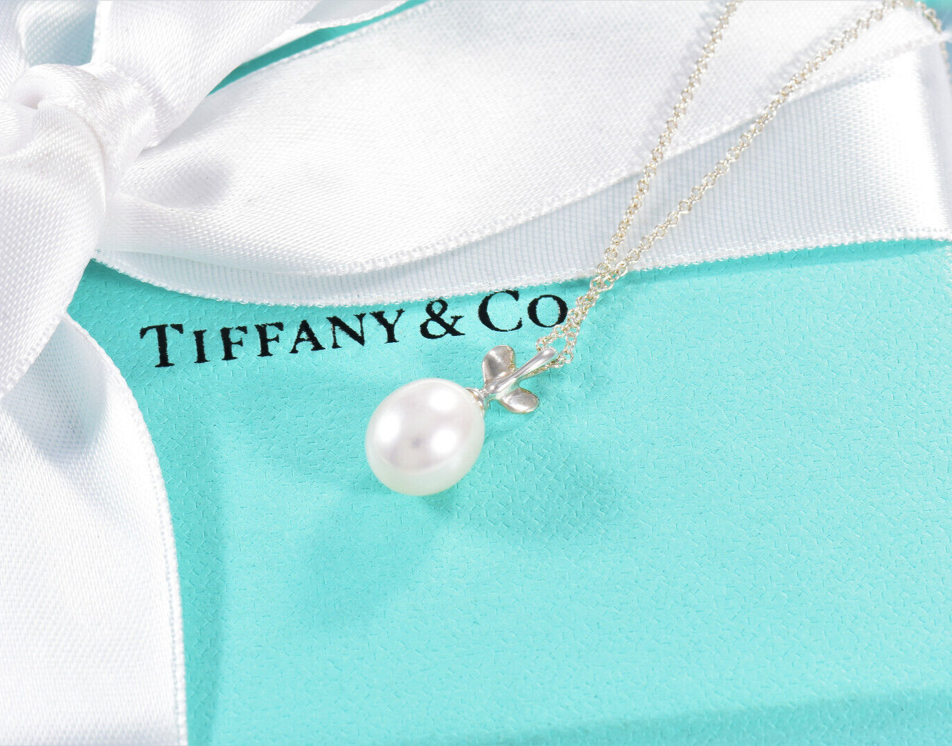 Tiffany & Co Silver Paloma Picasso Pearl Olive Leaf Pendant 16" Necklace in Box