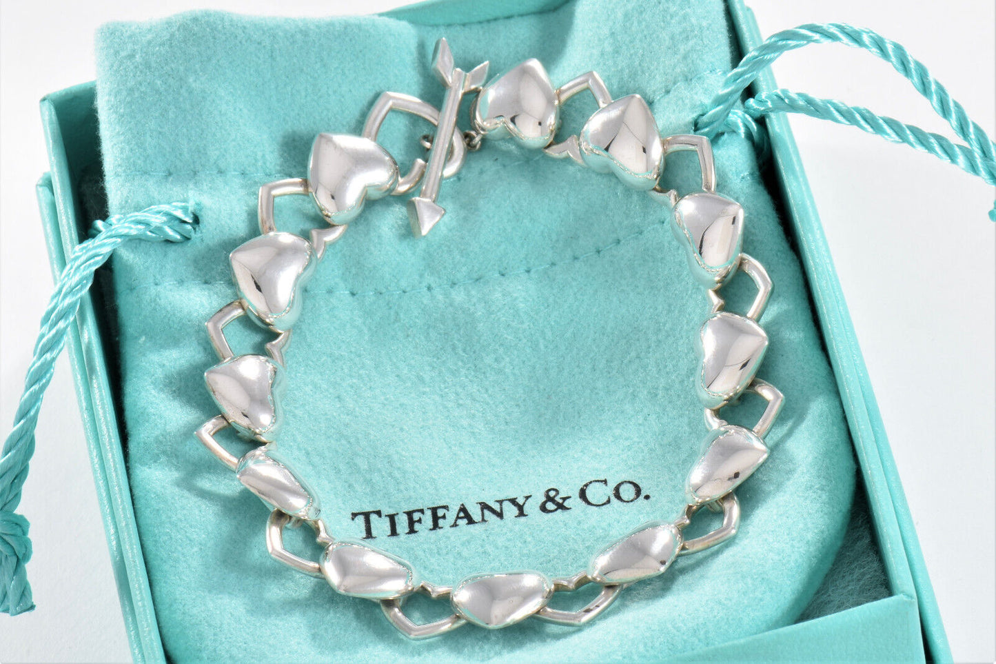 Tiffany & Co Sterling Silver Heart Arrow Link Toggle Bracelet in Box Pouch Rare