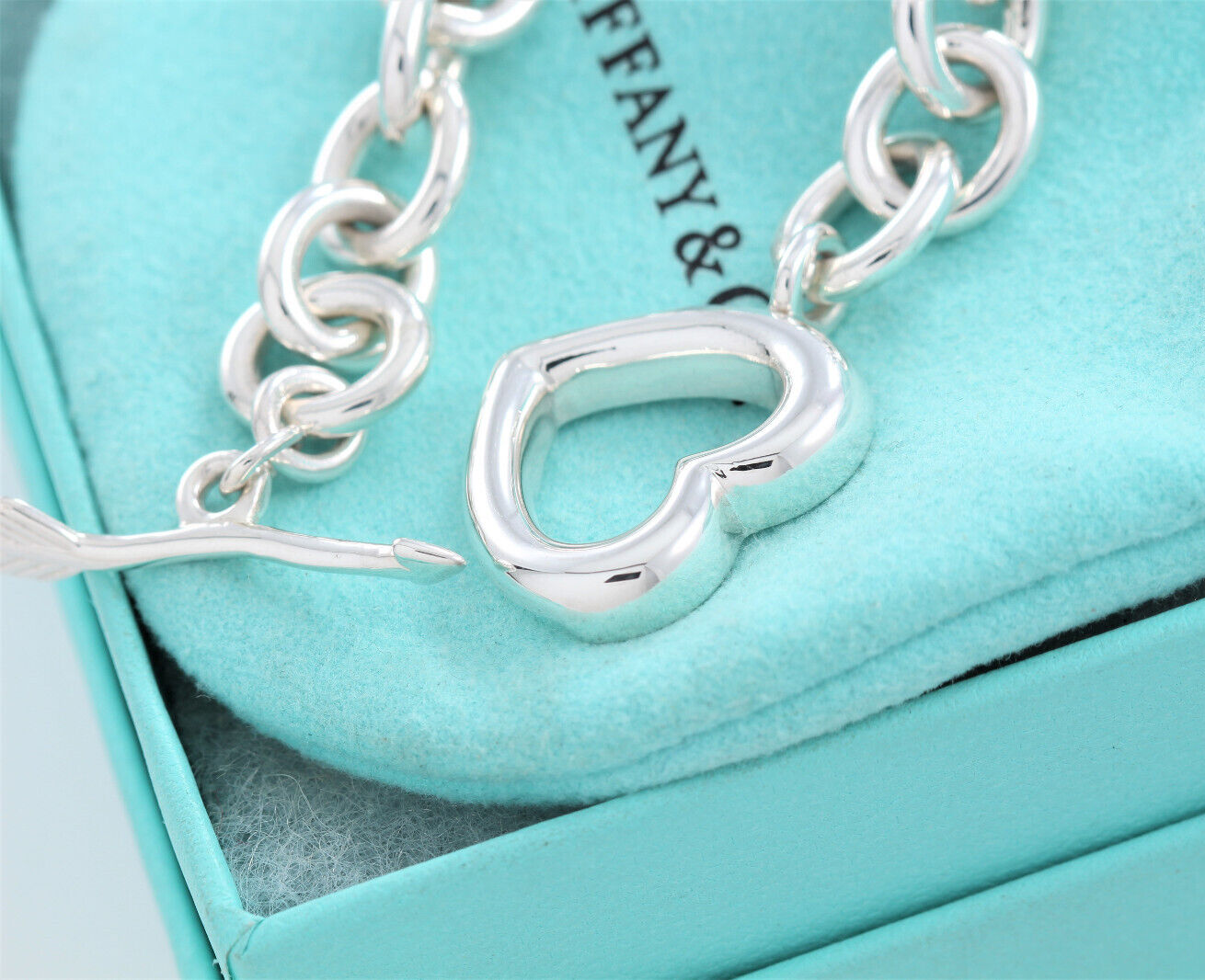 7.75" Vintage Tiffany & Co Sterling Silver Heart Arrow Toggle Chain Bracelet