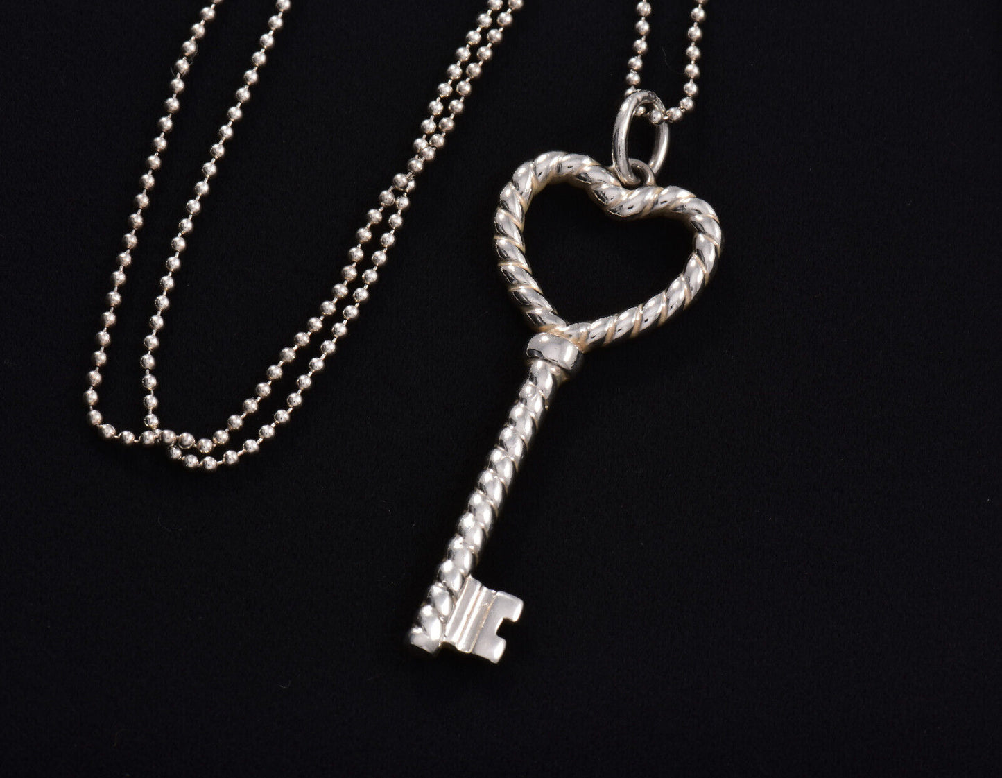 20" Tiffany & Co Silver Large 2" Heart Rope Twist Key Pendant Bead Necklace Rare