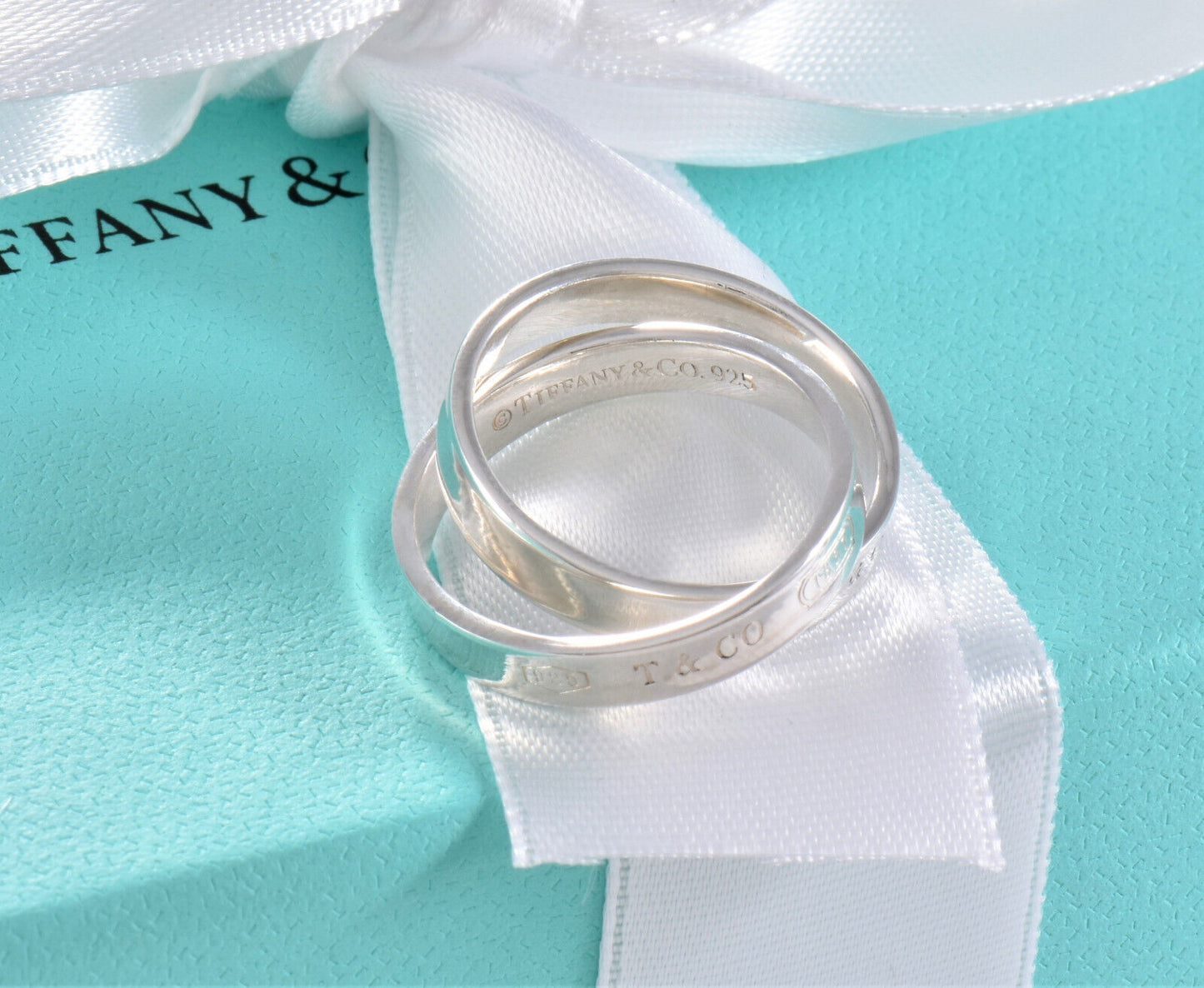 Size 8 Tiffany & Co Sterling Silver 1837 Double Interlocking Rings in Pouch Band