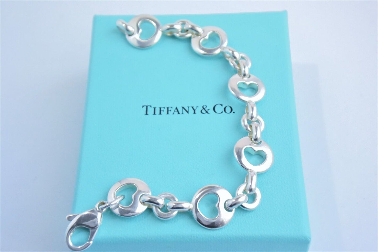 Tiffany & Co Sterling Silver Stencil Heart Chain Link Love Bracelet 7.25" Pouch