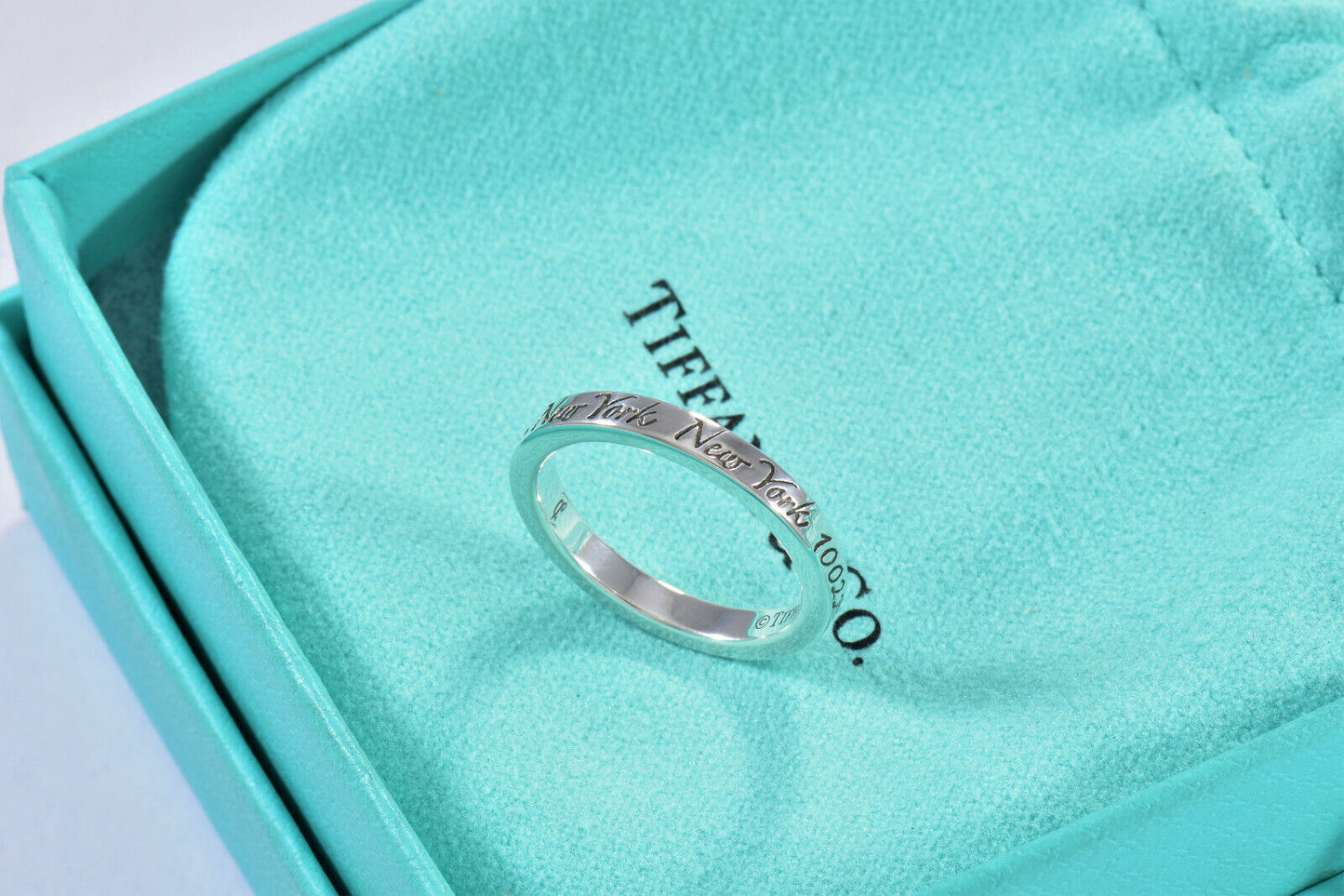 Tiffany & Co Silver Fifth Avenue Address Notes Narrow Band Ring Size 8 in Pouch