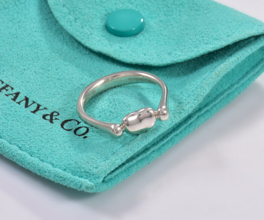 Tiffany & Co Sterling Silver Elsa Peretti Bean Ring Mini Size 7.5 & Pouch Lovely