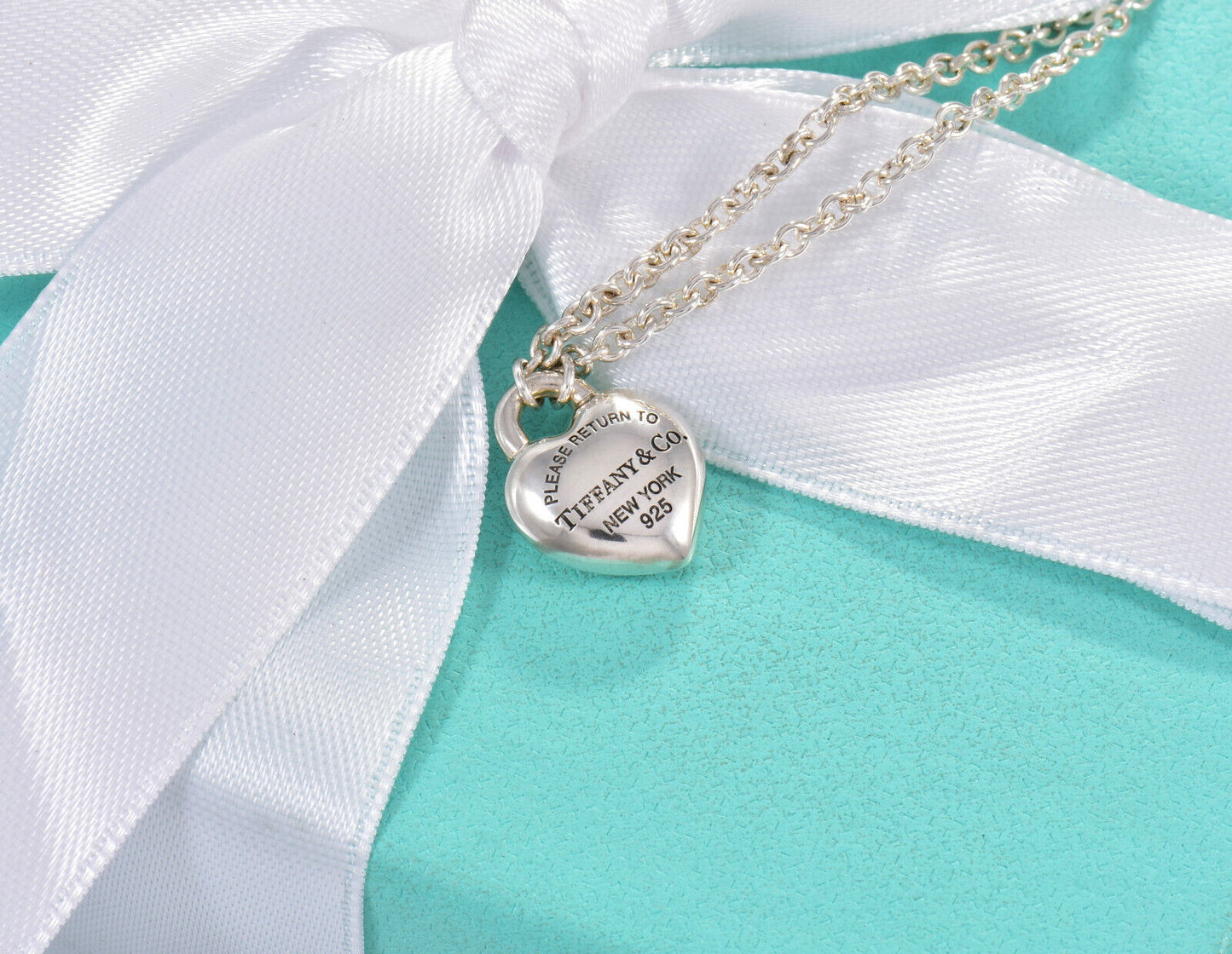 Please Return Tiffany & Co Silver Full Heart Pendant Necklace Puff Lock in Box