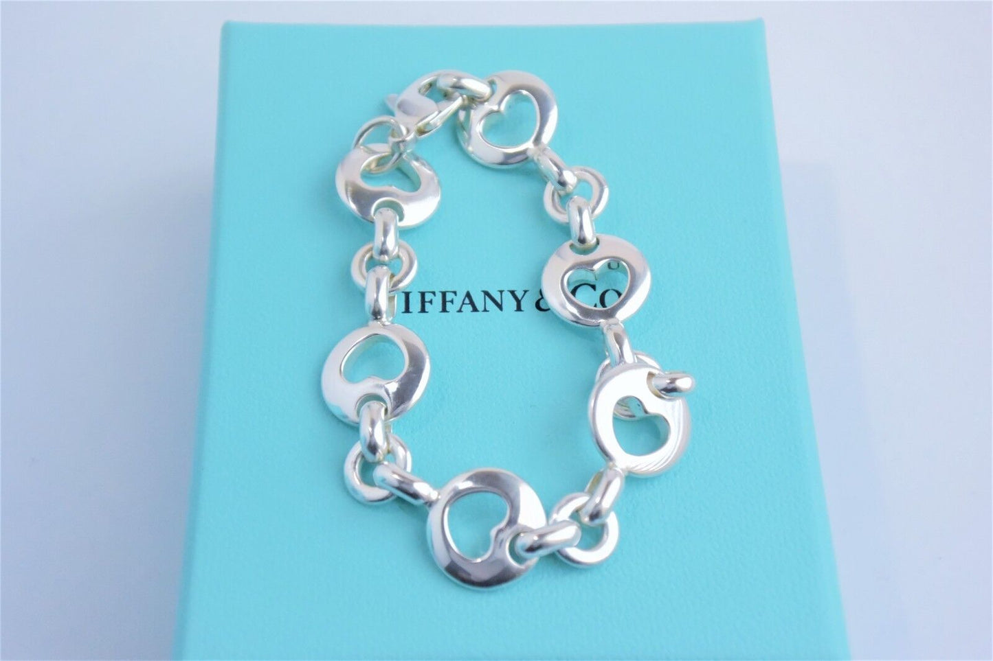 Tiffany & Co Sterling Silver Stencil Heart Chain Link Love Bracelet 7.25" Pouch