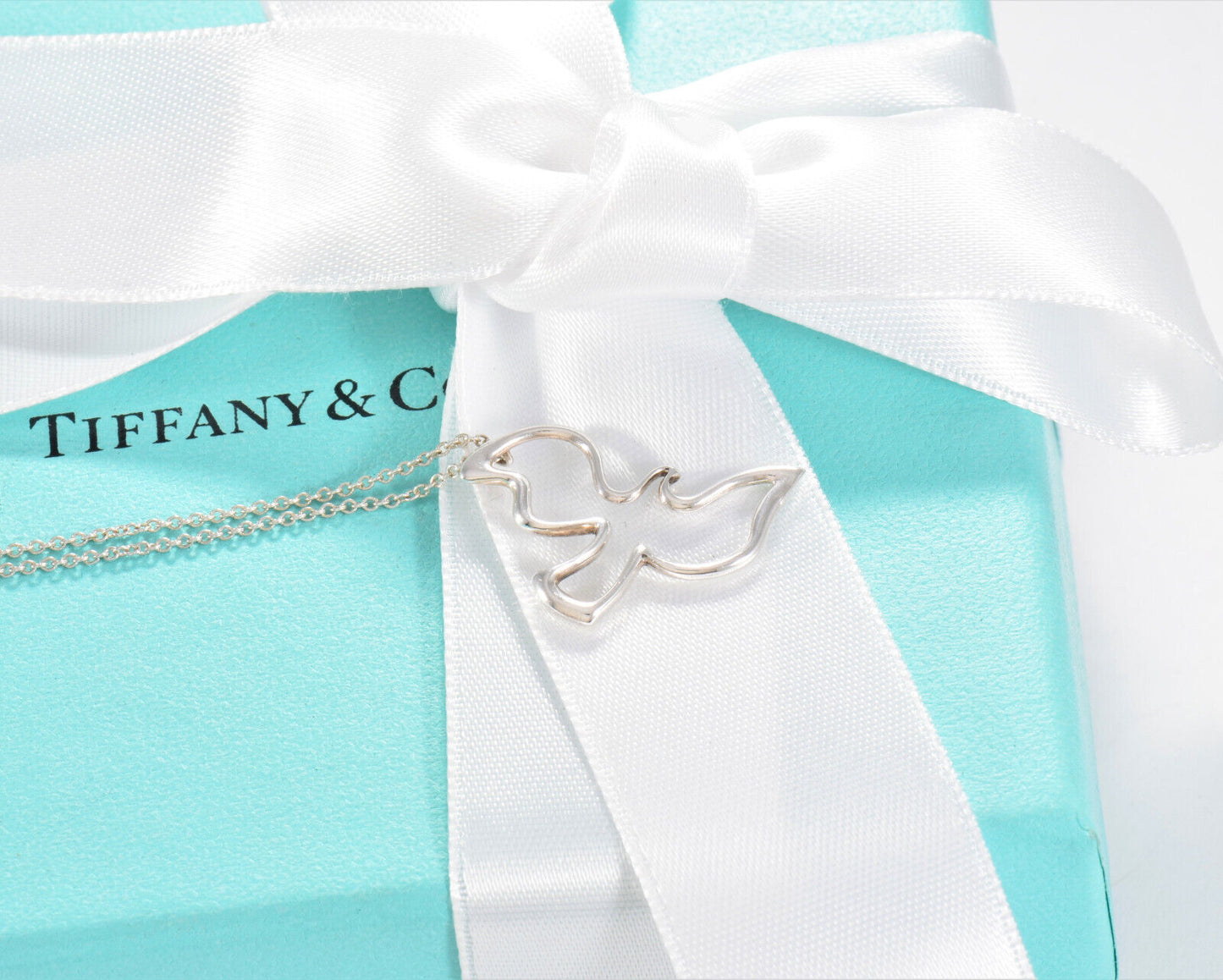 Tiffany & Co Silver Paloma Picasso Dove Pendant Necklace in Box Pouch Ribbon