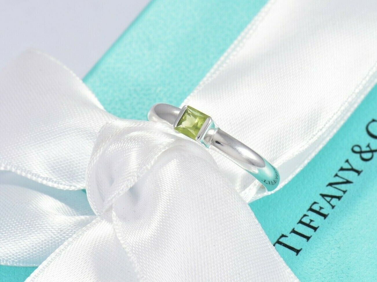 Size 5.5 Tiffany & Co Sterling Silver Green Peridot Square Stack Band Ring & Box