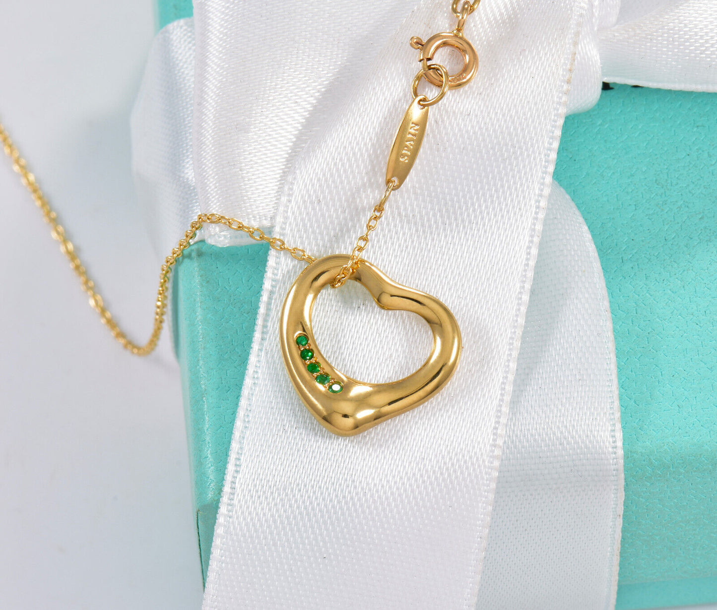 Tiffany & Co Emerald 18K Gold Elsa Peretti Open Heart Pendant 19.25" Necklace