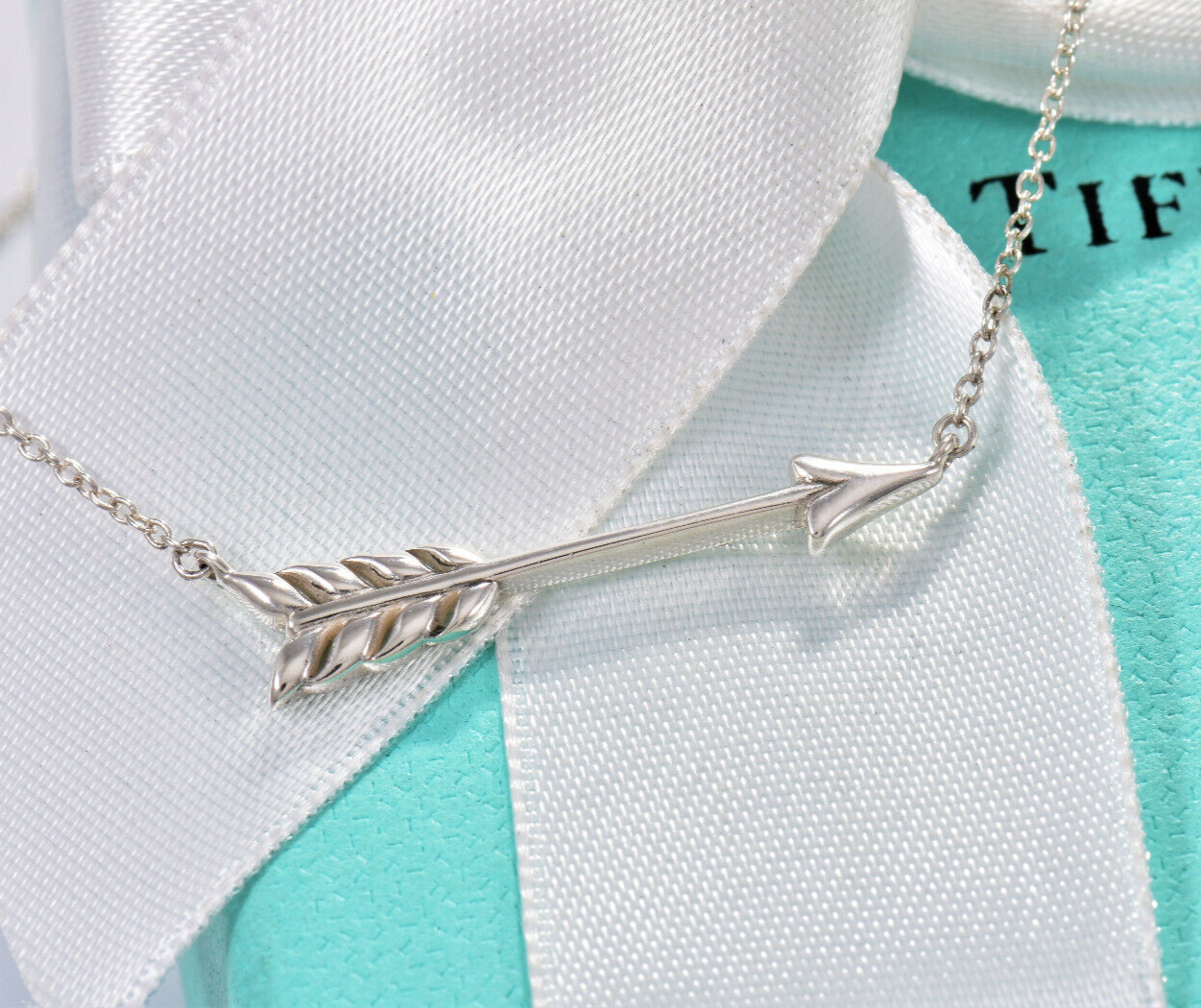 Tiffany & Co Sterling Silver Arrow Pendant 18" Necklace in Box Pouch Ribbon Rare