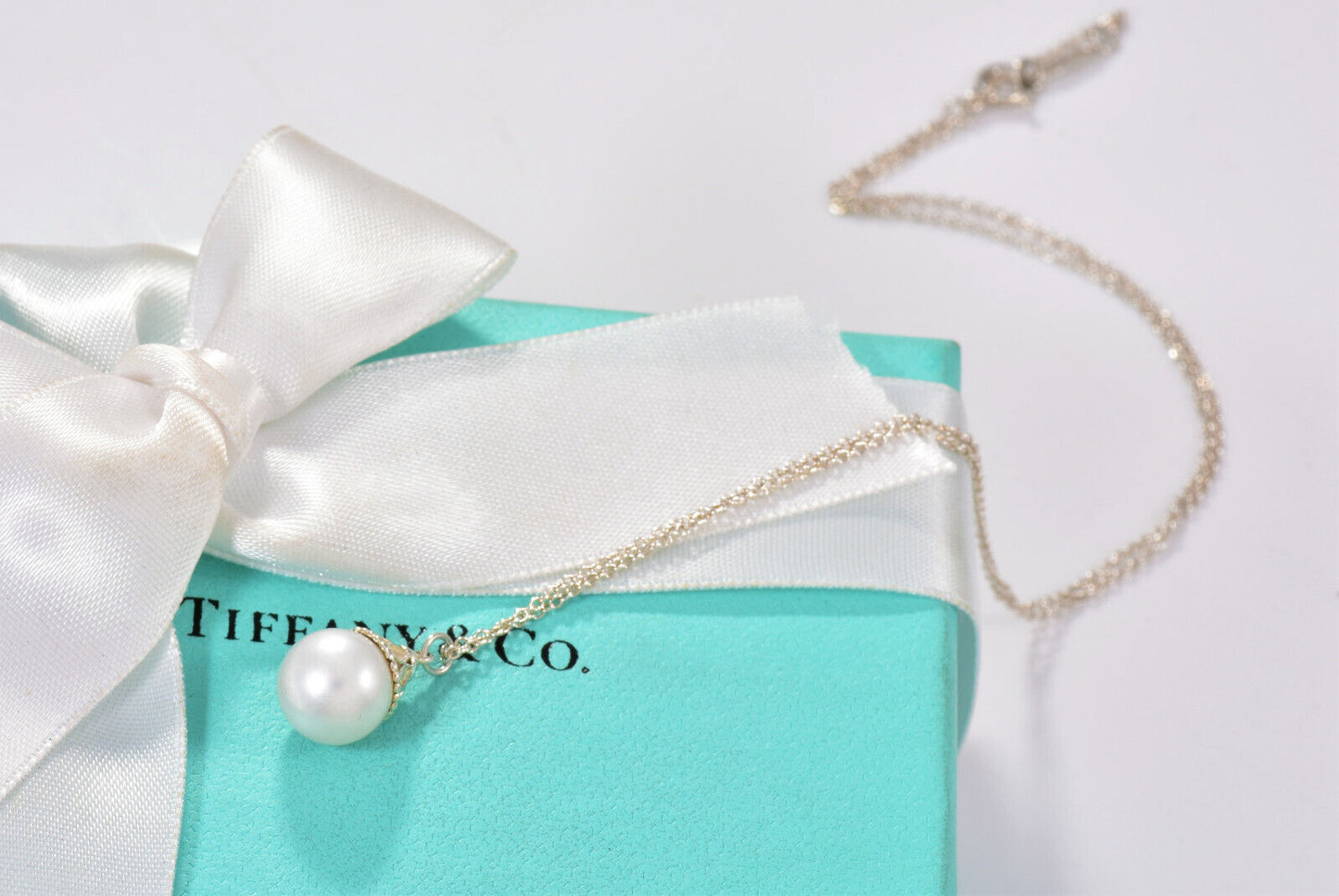 Tiffany & Co Sterling Silver Ziegfeld Pearl Pendant 16.5" Necklace in Box Pouch