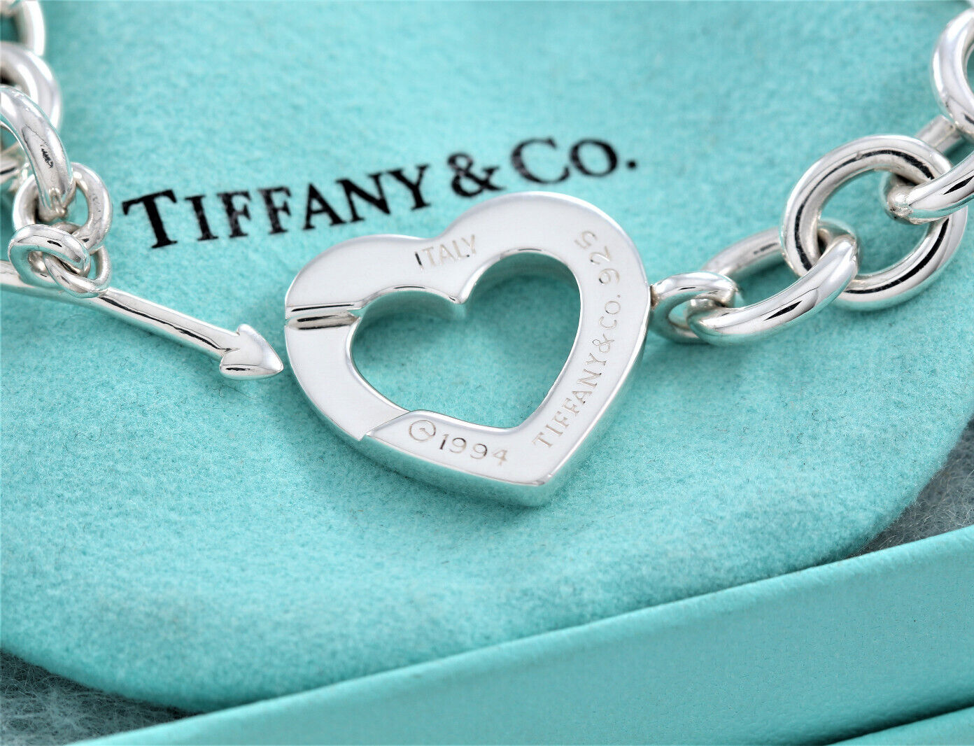 7.75" Vintage Tiffany & Co Sterling Silver Heart Arrow Toggle Chain Bracelet