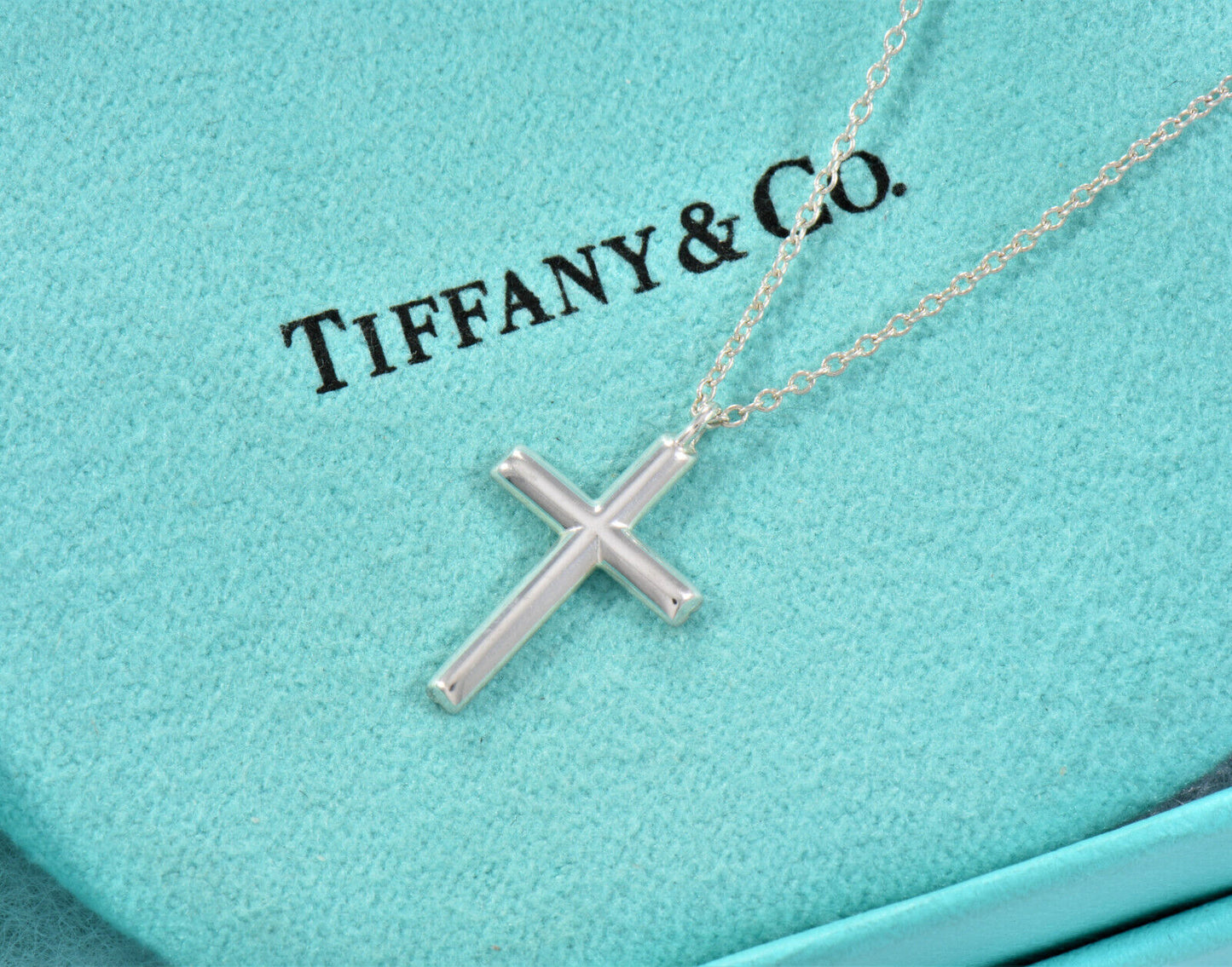 Tiffany & Co Paloma Picasso Thin Tenderness Cross Heart Pendant Necklace in Box