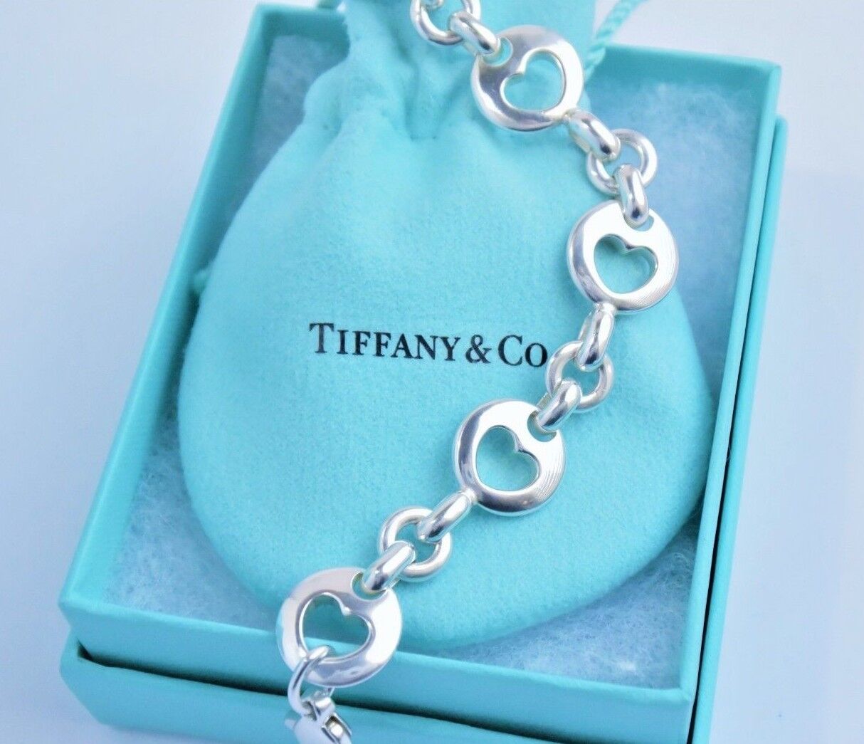 Tiffany & Co Sterling Silver Stencil Heart Chain Link Love Bracelet 7.25" Pouch