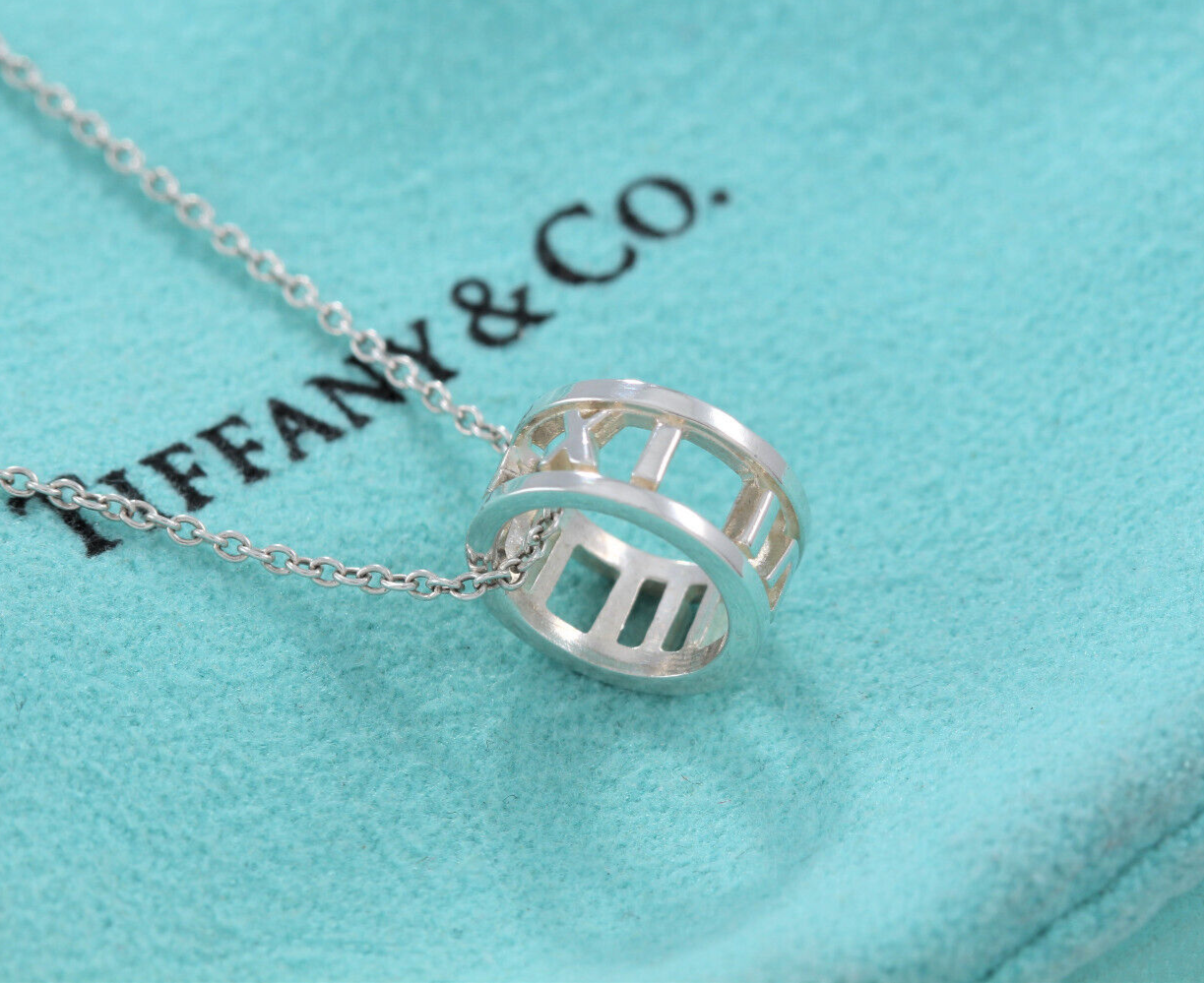 Tiffany & Co Sterling Silver Atlas Ring Circle Pendant Necklace in Pouch Stencil