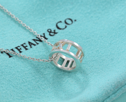 Tiffany & Co Sterling Silver Atlas Ring Circle Pendant Necklace in Pouch Stencil