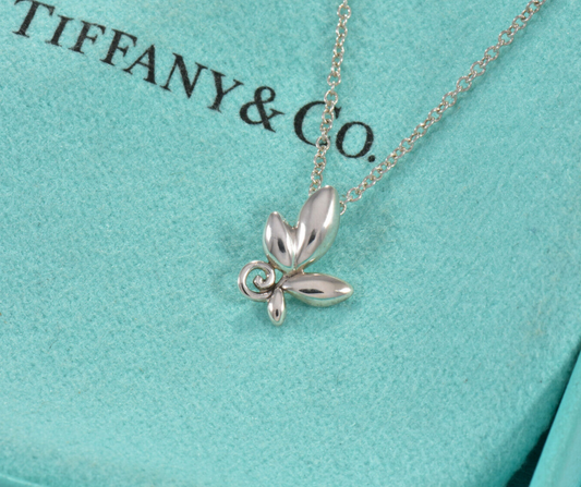 Tiffany & Co Silver Paloma Picasso Olive Leaf Pendant Necklace in Pouch Lovely