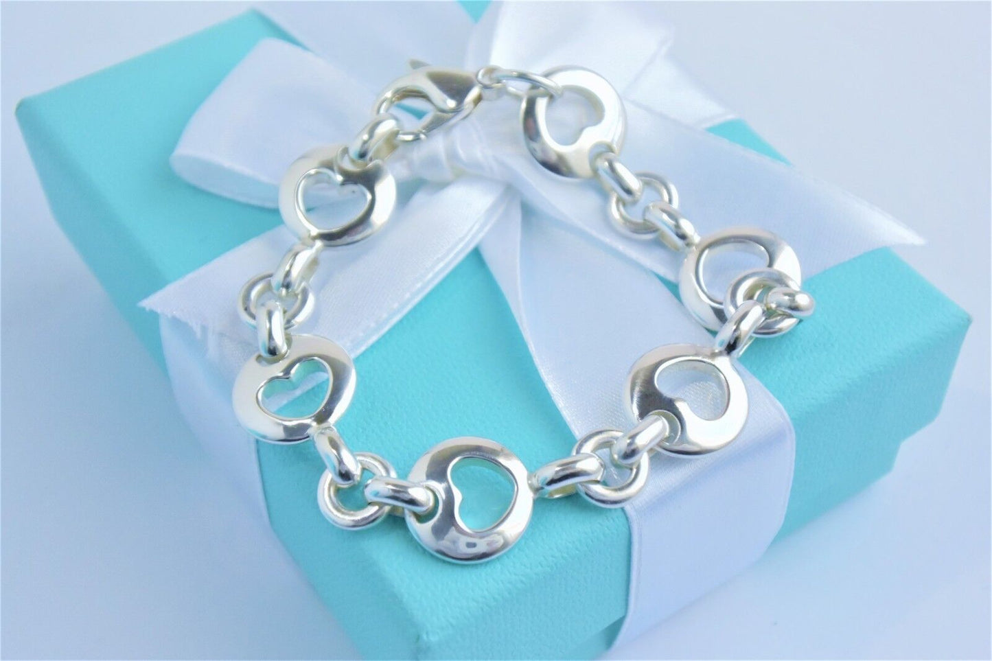 Tiffany & Co Sterling Silver Stencil Heart Chain Link Love Bracelet 7.25" Pouch