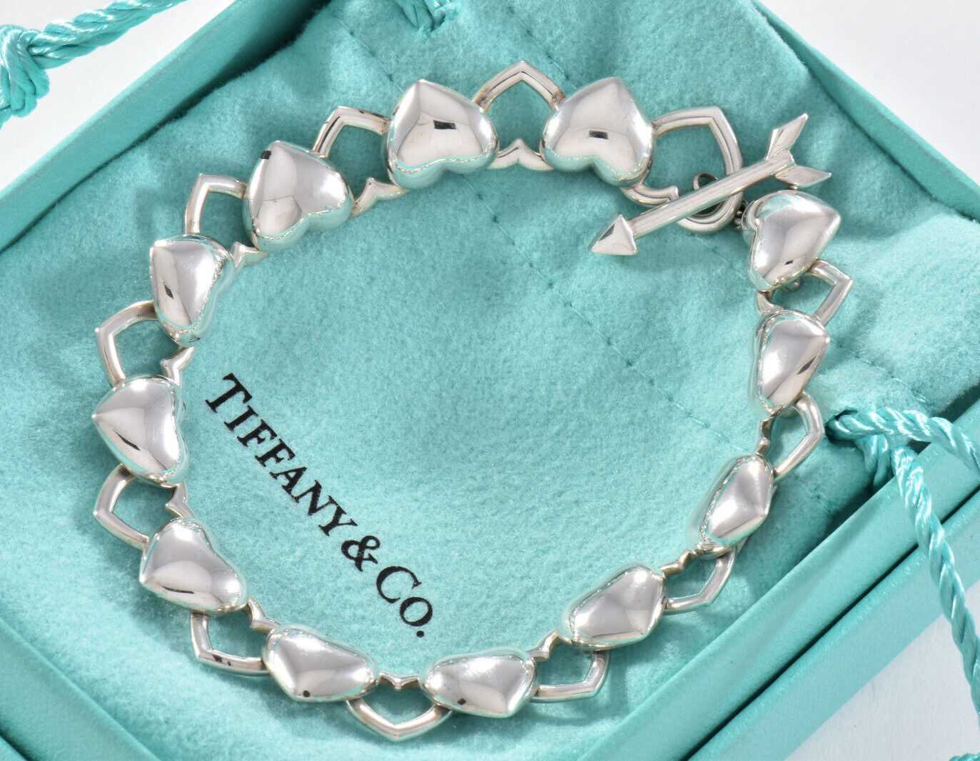 Tiffany & Co Sterling Silver Heart Arrow Link Toggle Bracelet in Box Pouch Rare