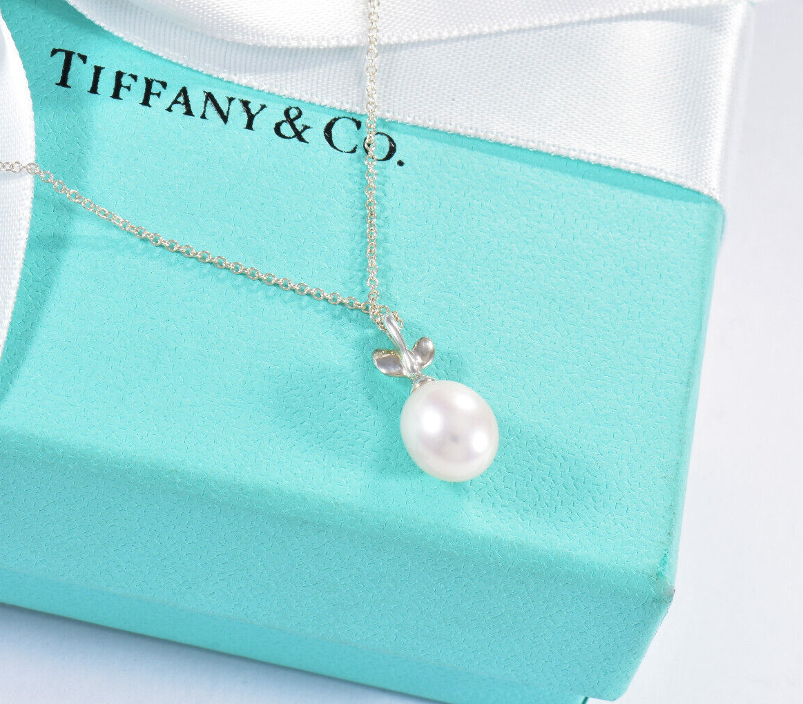 Tiffany & Co Silver Paloma Picasso Pearl Olive Leaf Pendant 16" Necklace in Box