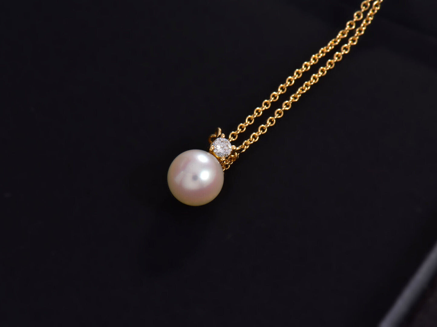 Vintage Tiffany & Co Diamond Signature Pearl 18K Yellow Gold Solitaire Necklace