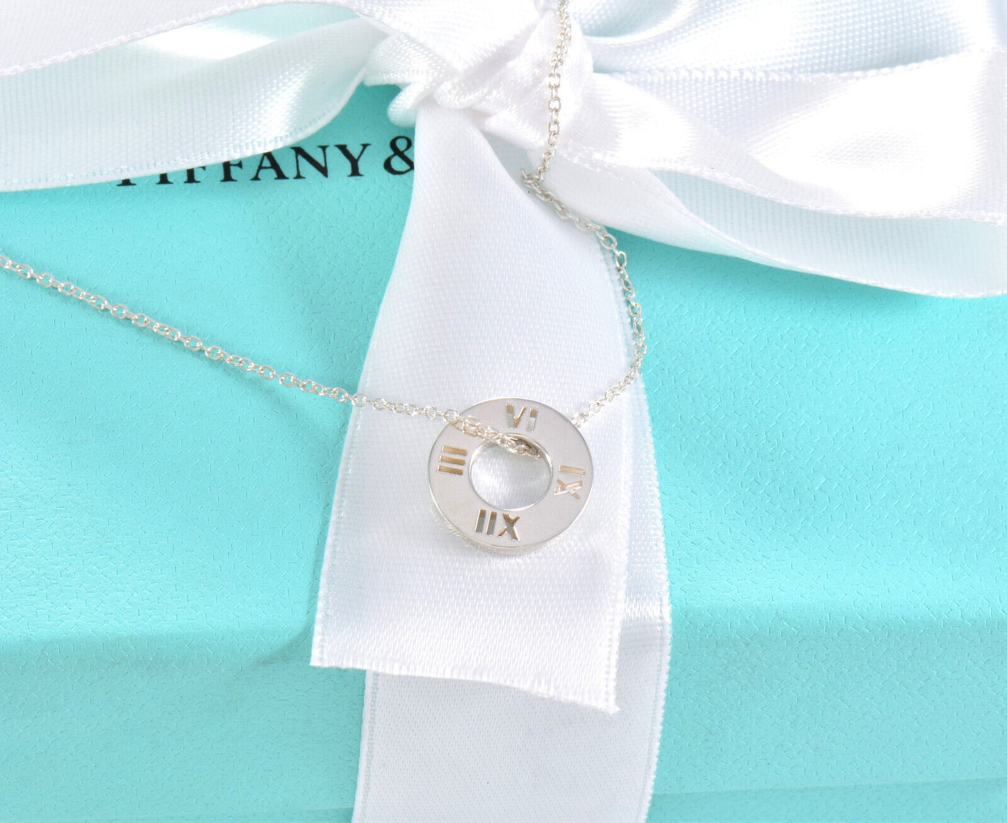 Tiffany & Co Sterling Silver Atlas Circle Pendant Necklace in Box Pouch Ribbon